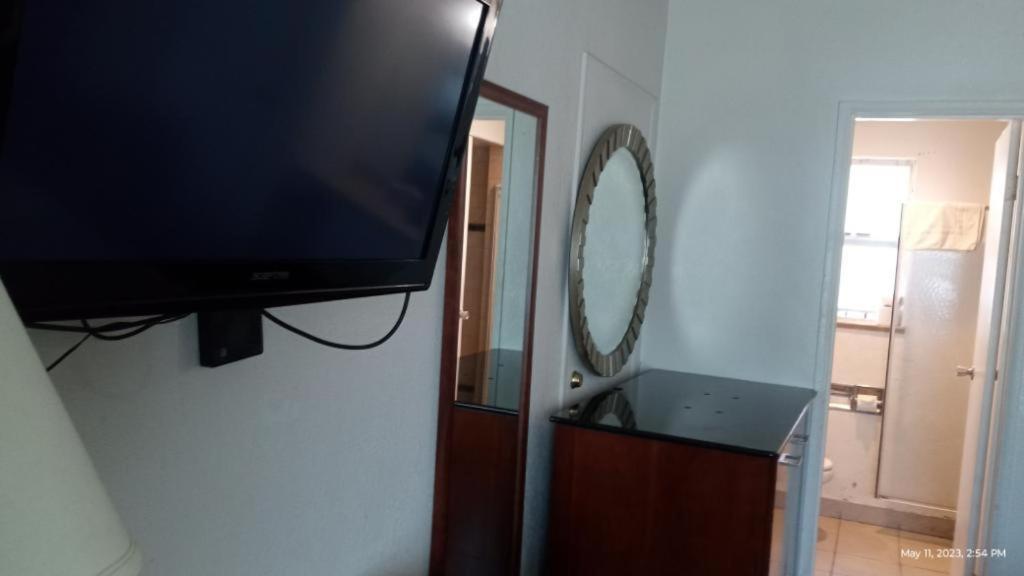 Travelers Beach Inn Ventura Esterno foto